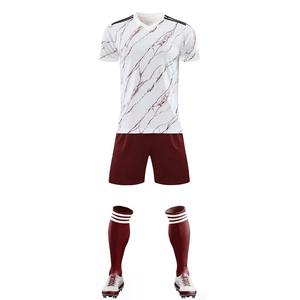 Uniforme de football en polyester de haute qualité pour l'entraînement, ensemble de vêtements de sport pour enfants et hommes, ensemble de shorts de football personnalisés en gros - Product Image 2