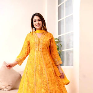 Ensemble haut et pantalon en rayonne brodés et imprimés de haute qualité et en rayonne de créateur, ensemble Dupatta entièrement cousu prêt à porter - Product Image 1