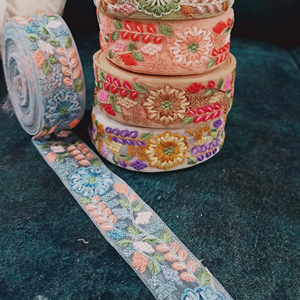 Última tendencia tela de encaje de red para vestidos de diseñador desgaste del partido saris y vestidos de novia suministro directo de fábrica para compra a granel - Product Image 1