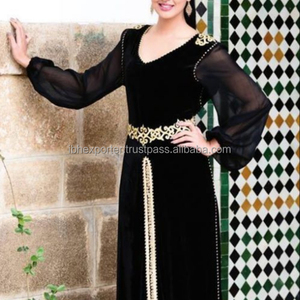 Caftan noir complet à col rond avec broderie dorée et style ouvert sur le devant - Product Image 1