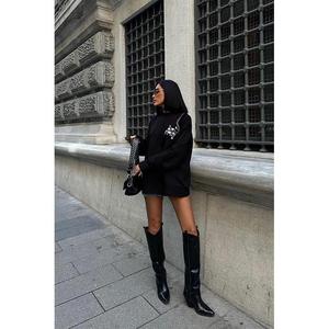 Sudadera Marison 8050-08 con Bordado Floral, Tejido de Punto Transpirable - Product Image 5