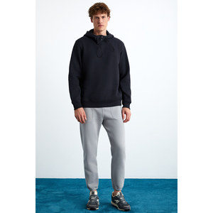 Pantalones Deportivos GRIMELANGE Goran para Hombre, de Algodón Orgánico, con Forro Polar, Bolsillos y Puños Elásticos - Product Image 3