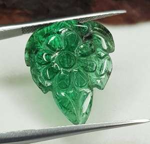 Pendentifs larme en forme de feuille d'émeraude sculptée en forme de pierre précieuse pour la fabrication de bijoux Emerald Mughal Art By Zubeda Gems - Product Image 6