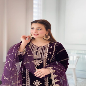 Poliéster de alta calidad para damas Salwar Kameez Estilo único y tela fantástica para mujeres indias y pakistaníes - Product Image 1