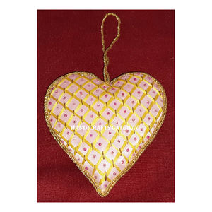 งานปักสีทอง zari และลูกปัดงานออกแบบรูปหัวใจสำหรับเทศกาลคริสต์มาสและงานแต่งงานตกแต่งแขวนเครื่องประดับ - Product Image 1