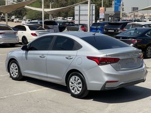 Hyundai Accent Base 2020 1.6L (123 CV) avec garantie de 5 ans Origine américaine Grade DIY Personnalisation ODM prise en charge et option de financement - Product Image 2