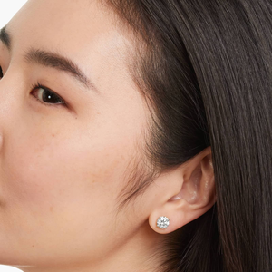 ต่างหูเพชรมอยส์ซอไนต์สีเงิน925สง่างามหินกลมแวววาวของขวัญที่สมบูรณ์แบบสำหรับวันเกิดครบรอบแต่งงานของขวัญสำหรับเธอ - Product Image 5