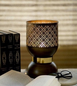 Lámpara de mesa de metal moderna de latón AK en lámpara de diseño estándar con acabado de latón para decoración de hotel y restaurante - Product Image 5