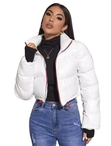 Veste matelassée sur mesure Manteau matelassé à capuche résistant à l'eau et léger à manches longues pour femmes Veste coupe-vent pour femmes - Product Image 2