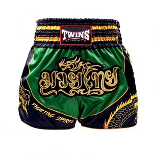 Pantalones cortos de boxeo atléticos, de satén suave, ligeros y transpirables, para entrenamiento en el gimnasio, para hombres, para uso regular en la práctica. - Product Image 1