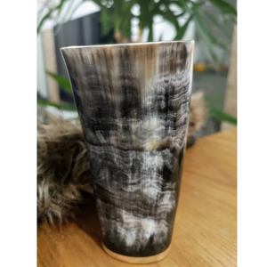 แก้วน้ำทรงเขาควายแกะสลักด้วยมือ ขัดเงา กันน้ำ สไตล์ไวกิ้ง สำหรับงานแต่งงาน ทำจากแก้วสีธรรมชาติ ขนาดสั่งทำได้ - Product Image 1