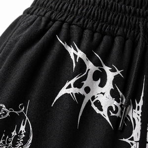 Shorts décontractés pour hommes personnalisés, noirs, style streetwear, en coton molletonné, avec imprimé graphique gothique, taille élastique, OEM ODM - Product Image 5