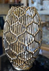 กระถางดอกไม้อลูมิเนียมทันสมัย ยกระดับการตกแต่งสวนและภายในบ้านด้วยดีไซน์ทันสมัยและประสิทธิภาพที่ยาวนาน - Product Image 4