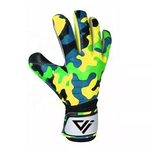 Gants de gardien de but professionnels personnalisables en latex allemand 4 mm, coupe négative, antidérapants, avec sangle de poignet réglable, légers et enroulables - Product Image 2