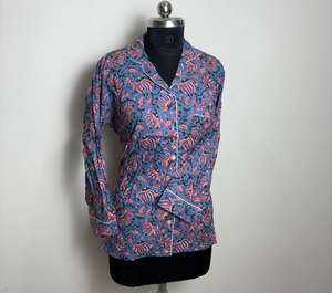 Camisa con botones estampada de algodón para mujer Ropa informal de manga larga con diseño floral azul - Product Image 1