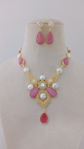 Conjunto de collar de rubí profundo de estilo étnico, lujosa joyería de moda de latón con ornamentación de lágrima única, diseño de producto a granel - Product Image 2