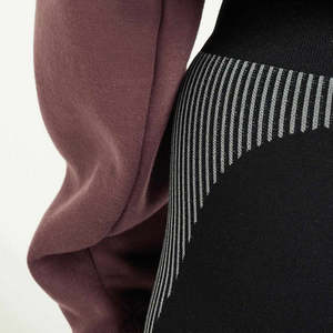 Sudadera Corta de Invierno para Mujer al por Mayor, de Alta Calidad, de Algodón, Ajustada, Informal, con Logotipo Personalizado Serigrafiado - Product Image 3