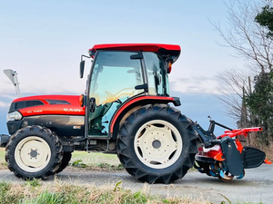 Tracteur utilitaire compact Kubota KL48Z avec motoculteur en action dans un contexte agricole - Product Image 2