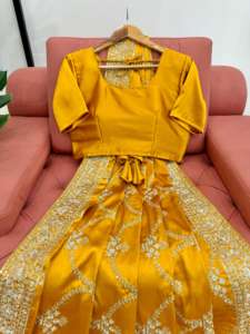 Hermoso Sari de diseñador con trabajo de hilo y secuencia - Product Image 6