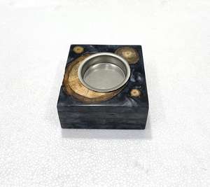 Quemador de Incienso y Portavelas de Resina Negra Brillante con Incrustaciones de Madera, Estilo Árabe Moderno, Hecho a Mano, de Lujo, Ecológico y Duradero - Product Image 1