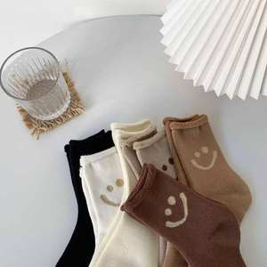 Chaussettes athlétiques personnalisées pour femmes avec une couleur unie et un design souriant Chaussettes - Product Image 5