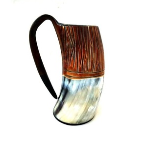 Viking inspirierte Horn becher, die geschaffen wurden, um alte Traditionen zu ehren und eine funktionale Trink lösung für moderne Benutzer anzubieten - Product Image 2