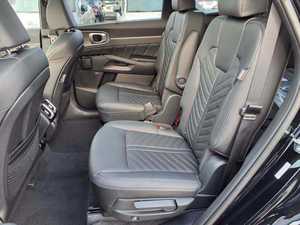 Sorento X-Line SX Prestige 4WD 2024 Negro Brillante, Auto Usado con Techo Solar, Encendido Remoto, Asientos de Cuero, Automático, Llantas de Aleación, Volante a la Izquierda - Product Image 4