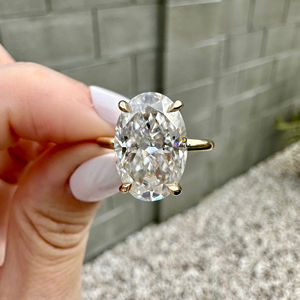 แหวนหมั้นเพชรมออิสซาไนต์ทรงรีตัด8 CT สำหรับผู้หญิงไม่มีสีฮาโลซึ่งสร้างขึ้นจากเงินสเตอร์ลิง925 - Product Image 2