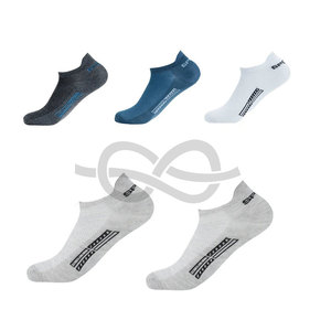 Chaussettes de sport en maille de coton respirante de grande taille pour hommes Confort Performance Casual Section mince avec techniques tissées - Product Image 1