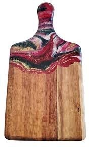 Planche à fromage en bois de mangue naturel et résine fabriquée à chaud Aaliyan Impex's Custom Crafted Epoxy Charcuterie Board - Product Image 4