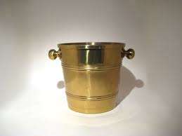 Enfriador de vino de latón con dos asas Enfriador de vino pulido de latón con acabado de forma redonda - Product Image 5