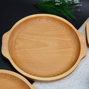 Assiette en bois pour le camping et les repas en plein air, fabriquée à la main et durable - Product Image 3