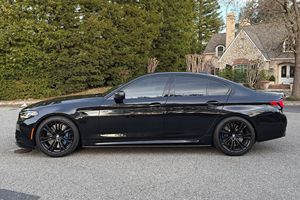BMW M5 2022 Usado en Excelentes Condiciones, Paquete de Competición, Motor V8 Twin-Turbo de 617 hp, Tracción en las Cuatro Ruedas, Paquete Ejecutivo, Mayormente sin Modificaciones - Product Image 3
