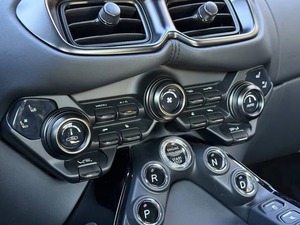 Neatly-Usagé-2022-Aston-Martin-Vantage-2dr- Coupe - Product Image 3