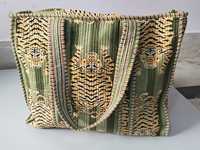 Borsa tote da donna indiana artigianale in cotone trapuntato morbido con fodera, chiusura a coperchio, fantasia floreale giungla, per viaggi invernali ed estivi, a spalla, due manici