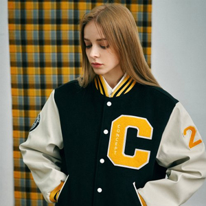Chaqueta Varsity Reversible Impermeable y Cortavientos Personalizada para Mujer, con Parches Bordados, Exterior de Lana, Forro de Felpa de Algodón, Ecológica - Product Image 4