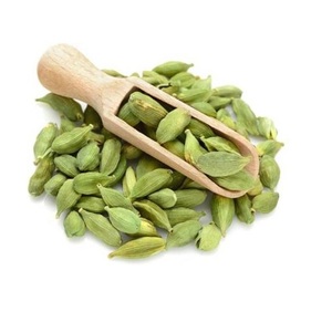 Cardamome verte abordable à vendre en vrac de dosettes biologiques fraîches disponibles pour le commerce de gros international - Product Image 4