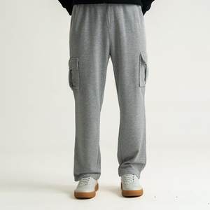 Pantalon de survêtement gris élégant pour homme, coupe ajustée, tendance, avec poches utilitaires, pour un usage décontracté, pantalon décontracté pour homme - Product Image 1