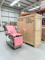 Table d'accouchement électrique pliable avec fente latérale pour les jambes, table d'opération gynécologique pour l'hôpital et la maternité