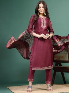 Colección Lista para Usar: Últimos Conjuntos de Kurta, Pantalón y Dupatta de Algodón con Cuello en V, Diseño de Yoke Sólido y Hermoso Bordado. Precios. - Product Image 6