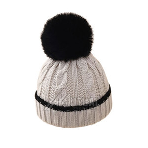 Gorro de invierno para hombres y mujeres, gorro con punto acrílico suave para uso en exteriores con clima frío - Product Image 1