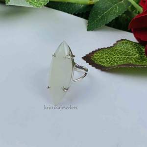 Vente en gros de pierre de lune naturelle Bague en argent sterling 925 Nouveau design de bague faite à la main Bague en pierre de lune de feu bleu arc-en-ciel - Product Image 3