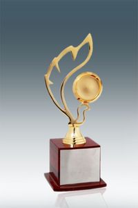 Trofeo de heavy metal con brillo dorado con estilo vintage, el más adecuado para los mejores triunfadores y funciones especiales de premio - Product Image 5