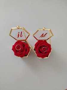 กล่องเครื่องประดับแก้วทรงหกเหลี่ยมพร้อมกรอบโลหะขัดเงาสีทองเหมาะสำหรับเก็บแหวนสร้อยคอและเครื่องประดับชั้นดี - Product Image 5