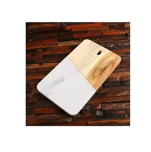 Tabla de Cortar de Madera con Diseño de Forma Rústica - Product Image 3