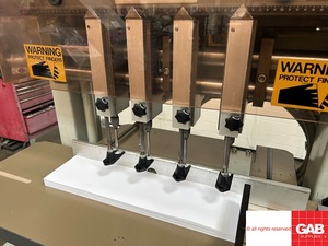 Iram 16 - Máquina perforadora de papel económica en venta - Perforadora de papel Iram 16 de cuatro cabezales - Product Image 4