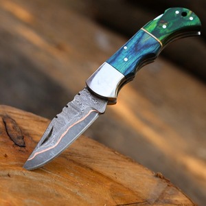Couteau pliant en cuivre damassé avec manche en bois Pakka Couteau de poche et de collection Meilleur pour les détaillants - Product Image 1