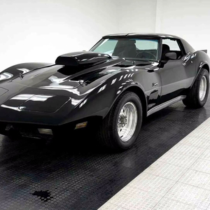 Chevrolet Corvette Clásico de Época de 1976 - Product Image 1