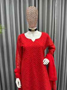 Beau costume de créateur sur tissu de fausse Georgette avec séquence intérieure de travail et dupata sur robe de soirée de fausse Georgette - Product Image 3