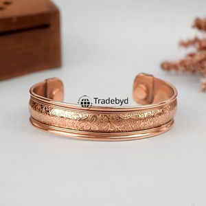 Bracelets en cuivre de qualité supérieure modernes pour un usage quotidien, bijoux de déclaration faits à la main, unisexe par Tradebyd - Product Image 2